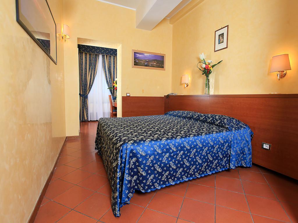 Casa Di Santa Francesca Romana A Ponte Rotto חדר תמונה