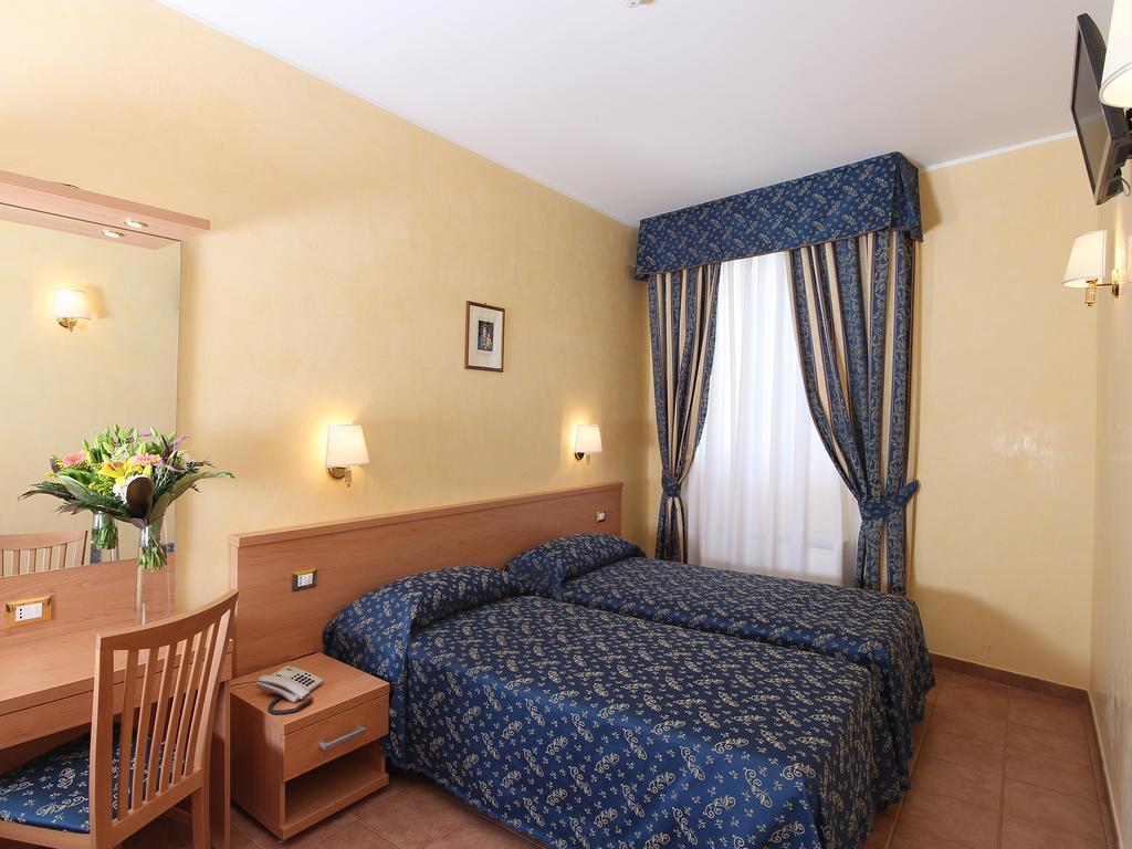 Casa Di Santa Francesca Romana A Ponte Rotto חדר תמונה