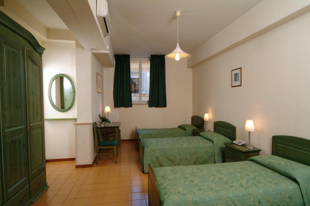 Casa Di Santa Francesca Romana A Ponte Rotto מראה חיצוני תמונה